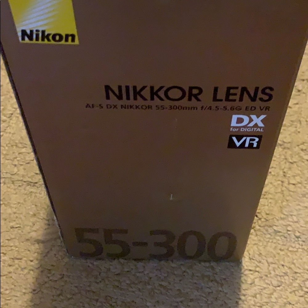 Nikon lens
